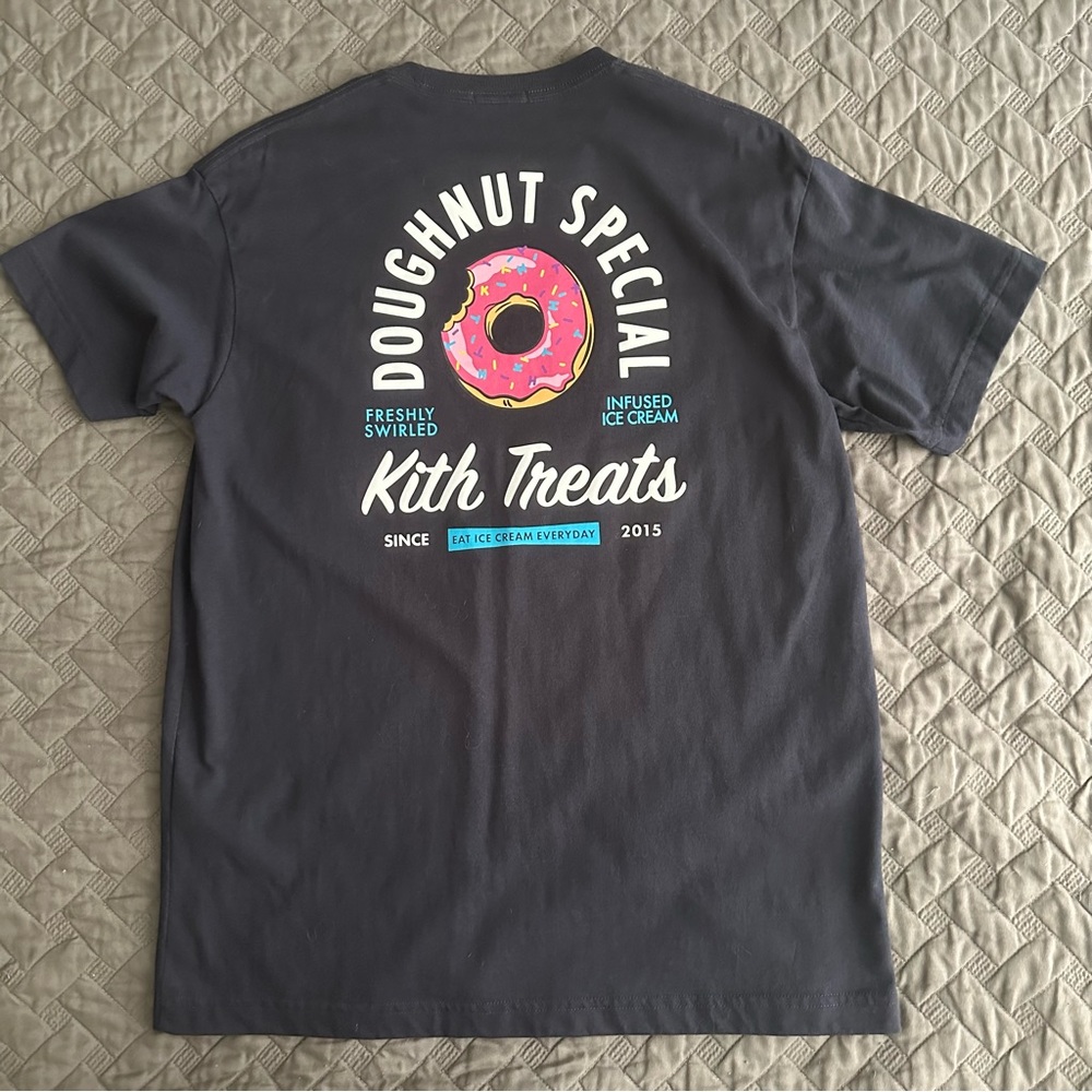 Kith Treats Doughnut Special Tee Nocturnal SS 2022 size S